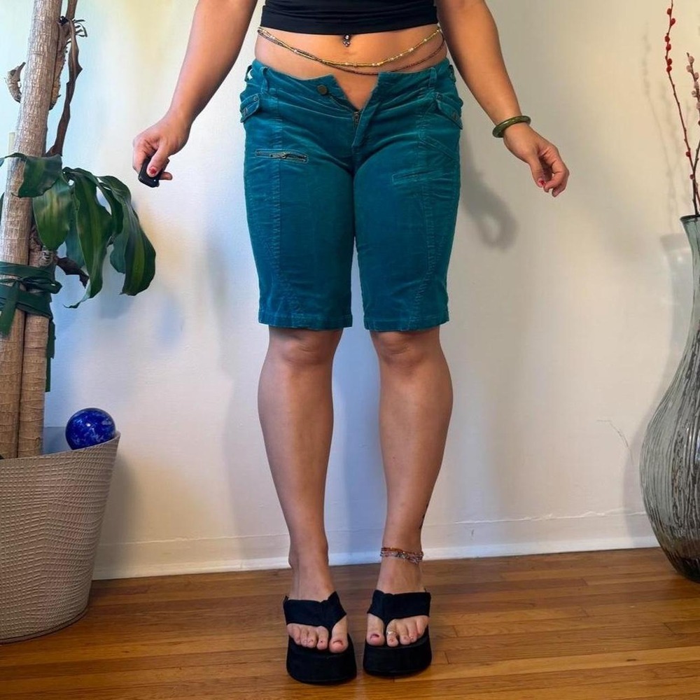 AST Women Teal Velvet Corduroy Bermuda Shorts Low Rise Y2K Indie Emo Size 38 8